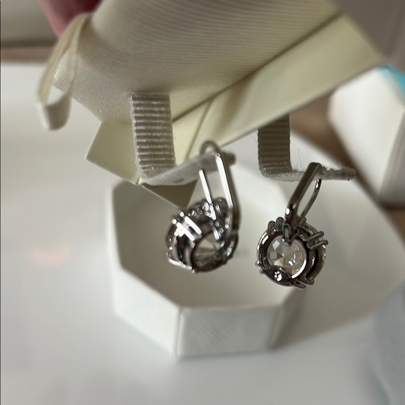 SWAROVSKI MILLENIA WHITE Silver Halo Crystal Earrings BRAND NEW - Picture 4 of 4